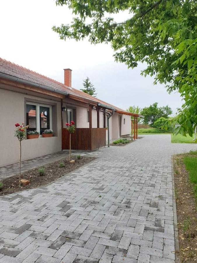 Kajari Apartmanhaz Balatonfokajar Luaran gambar
