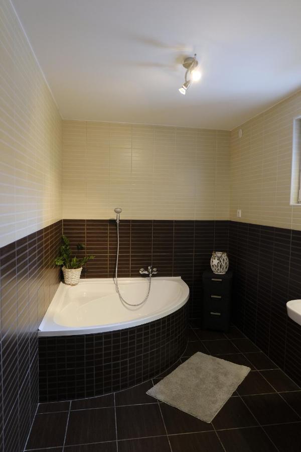 Kajari Apartmanhaz Balatonfokajar Luaran gambar